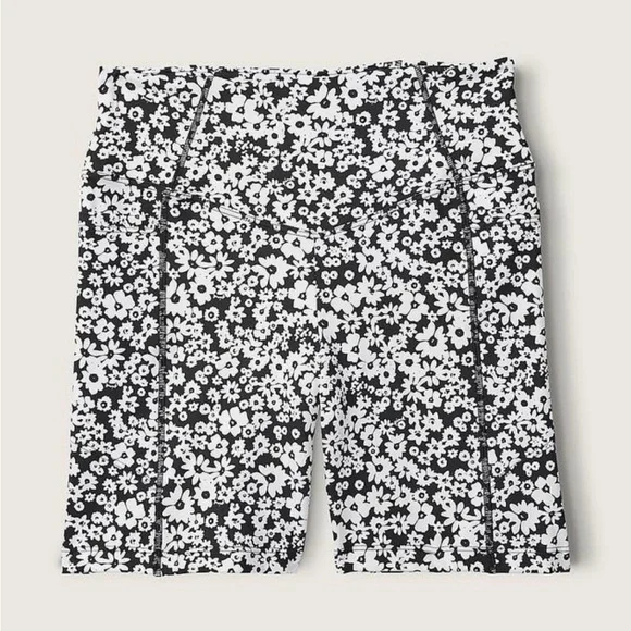 Black and White Floral Crop Top and Bike Short Set - Picture 4 of 8